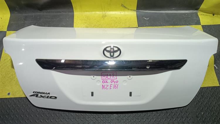 Крышка багажника Тойота Королла Аксио в Магадане 103985