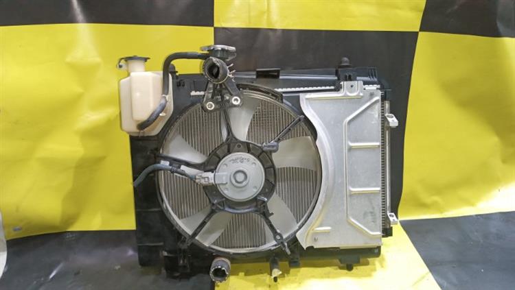 Радиатор основной Тойота Витц в Магадане 105088