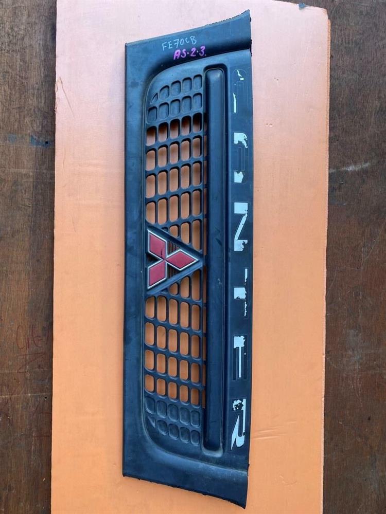 Решетка радиатора Мицубиси Кантер в Магадане 204165