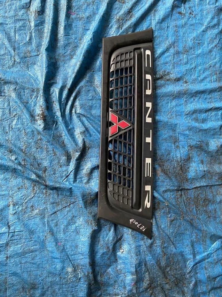 Решетка радиатора Мицубиси Кантер в Магадане 209116