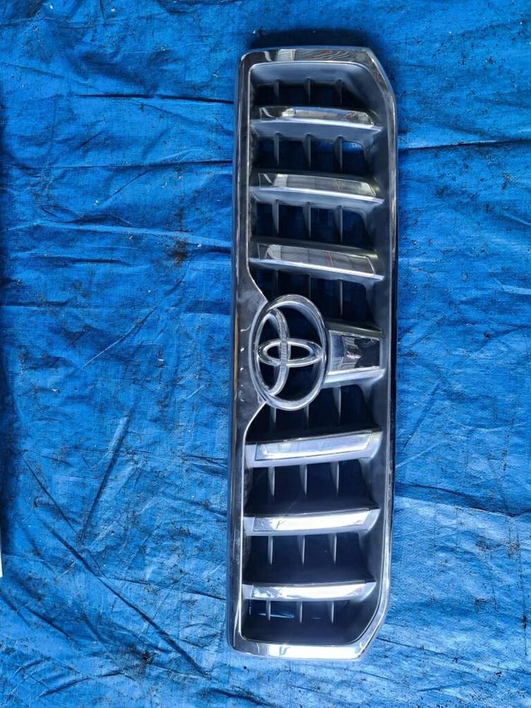 Решетка радиатора Тойота Ленд Крузер Прадо в Магадане 227691