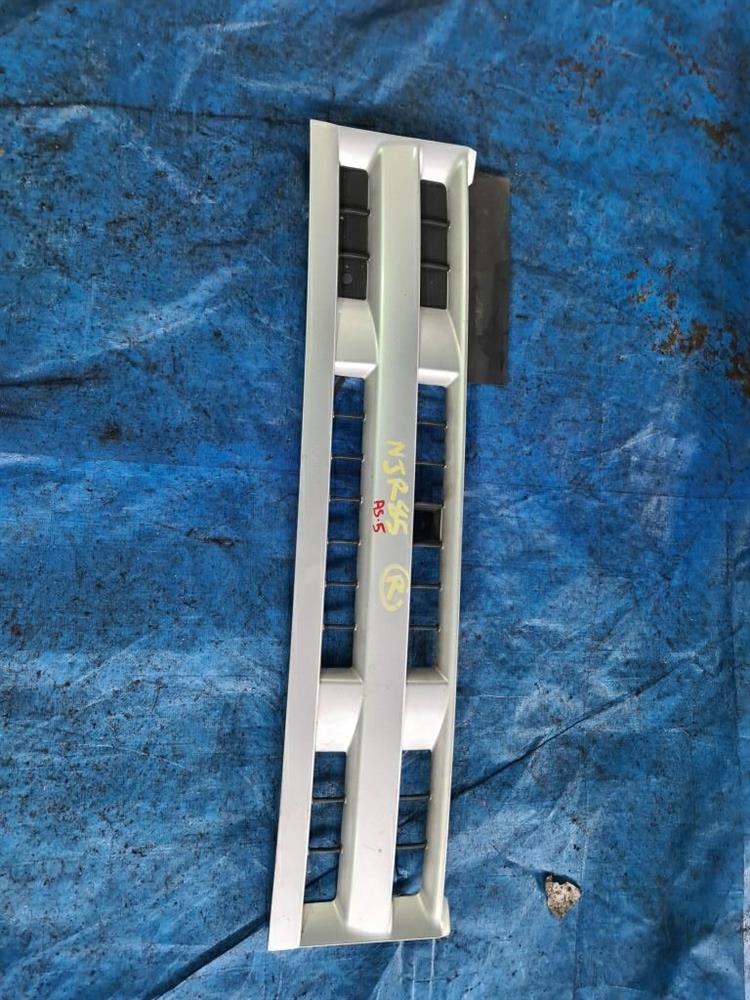Решетка радиатора Исузу Эльф в Магадане 228299