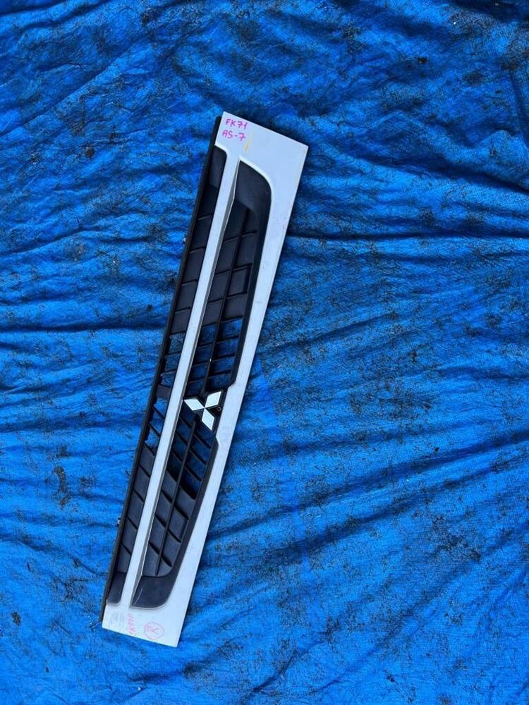 Решетка радиатора Мицубиси Фусо в Магадане 234448