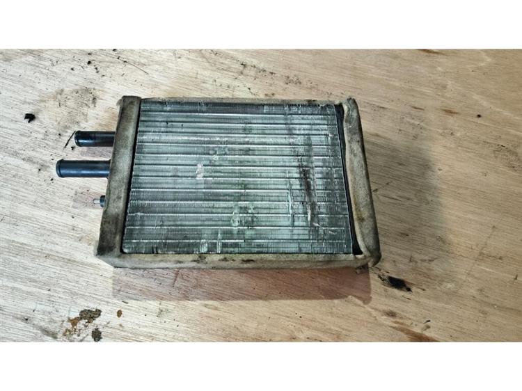 Радиатор печки Исузу Гига в Магадане 240069