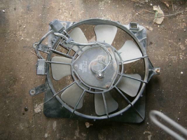 Диффузор радиатора Хонда Джаз в Магадане 24050