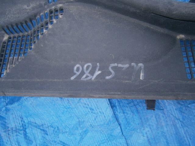 Решетка под лобовое стекло Тойота Краун в Магадане 25698