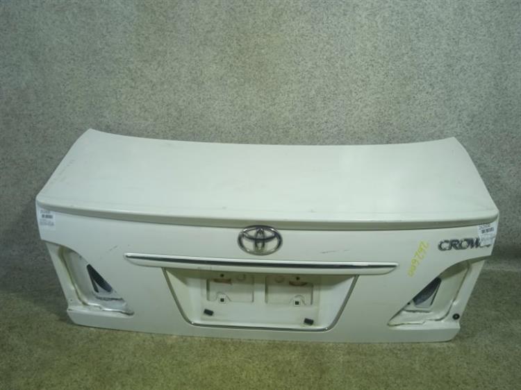 Крышка багажника Тойота Краун в Магадане 262600