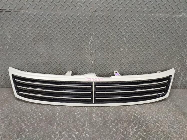 Решетка радиатора Тойота Исис в Магадане 420163