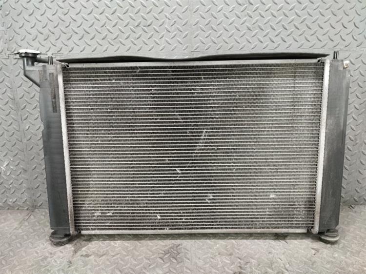 Радиатор основной Тойота Виш в Магадане 431311