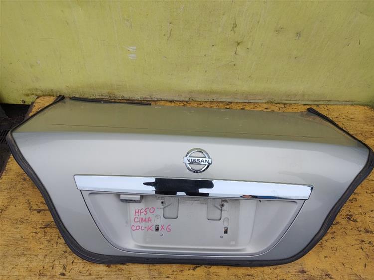 Крышка багажника Ниссан Сима в Магадане 44601