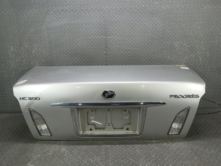 Крышка багажника Тойота Прогресс в Магадане 456093