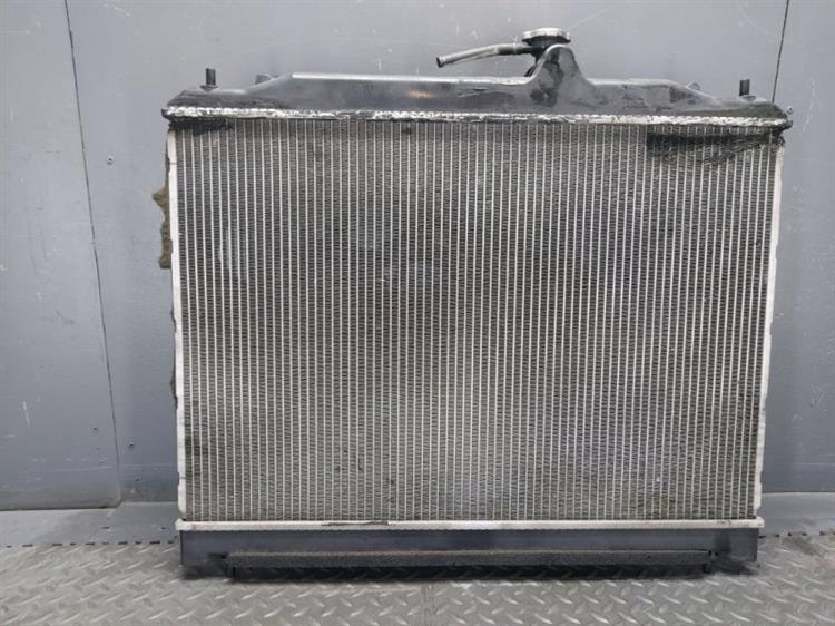 Радиатор основной Ниссан Серена в Магадане 476433