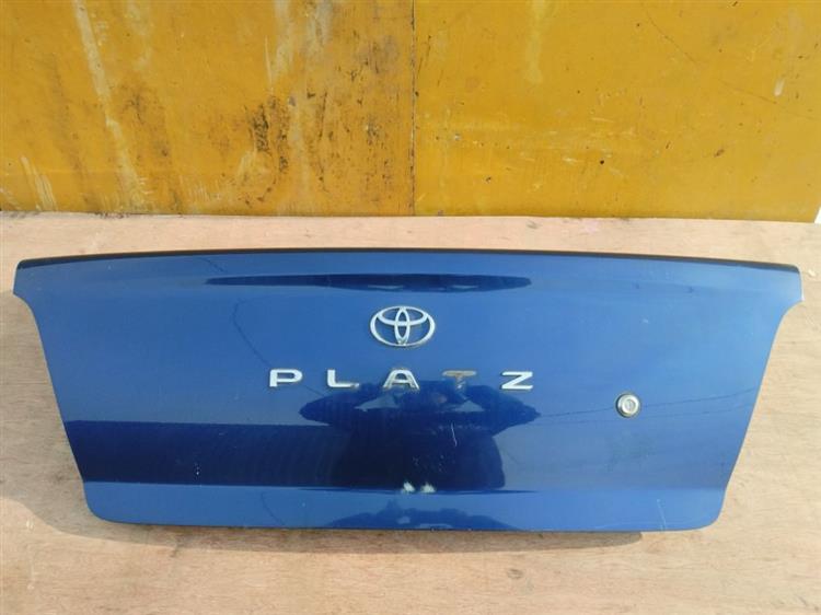 Крышка багажника Тойота Платц в Магадане 50762