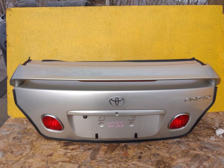 Крышка багажника Тойота Ариста в Магадане 50766