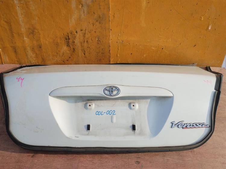 Крышка багажника Тойота Веросса в Магадане 50775