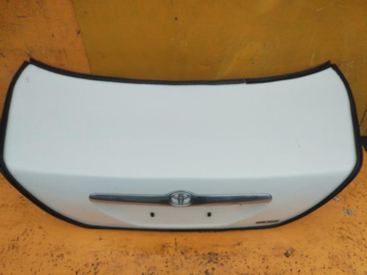 Крышка багажника Тойота Марк 2 в Магадане 555391