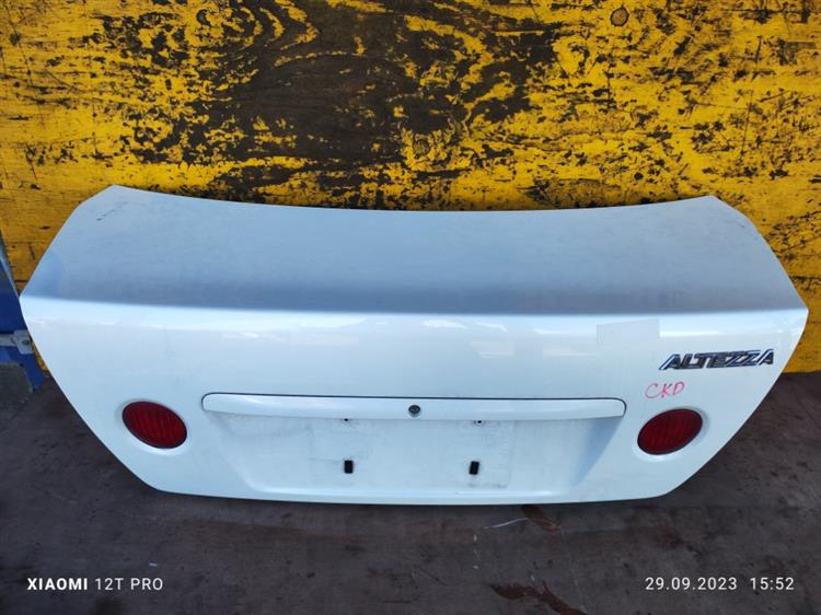 Крышка багажника Тойота Алтеза в Магадане 651581