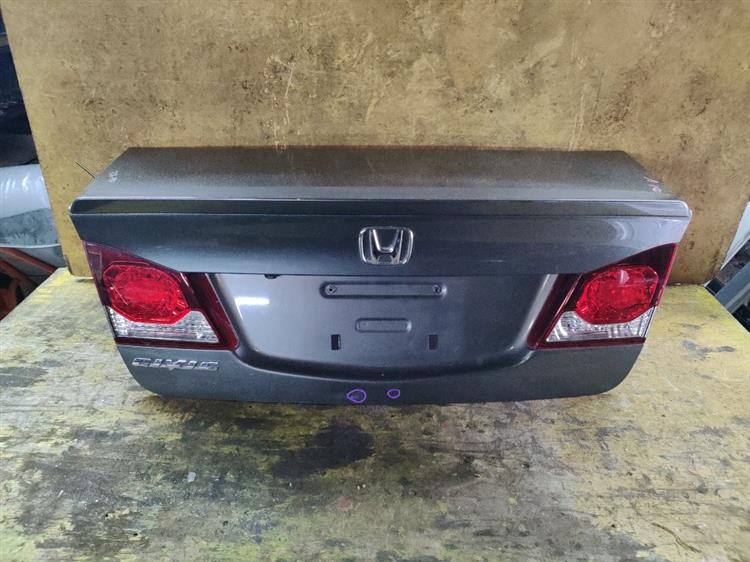 Крышка багажника Хонда Цивик в Магадане 728821