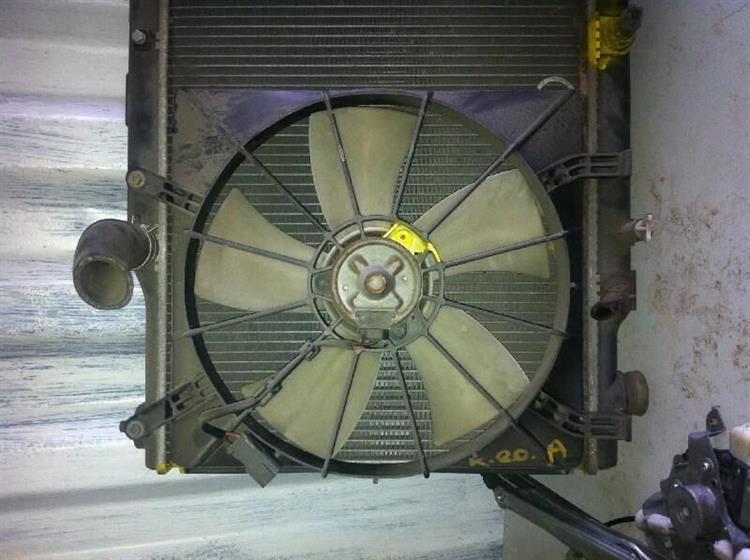Диффузор радиатора Хонда Стрим в Магадане 7847