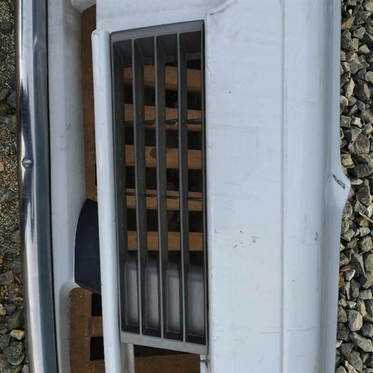 Решетка радиатора Ниссан Седрик в Магадане 87572