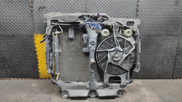 Рамка радиатора Ниссан Эльгранд в Магадане 91773