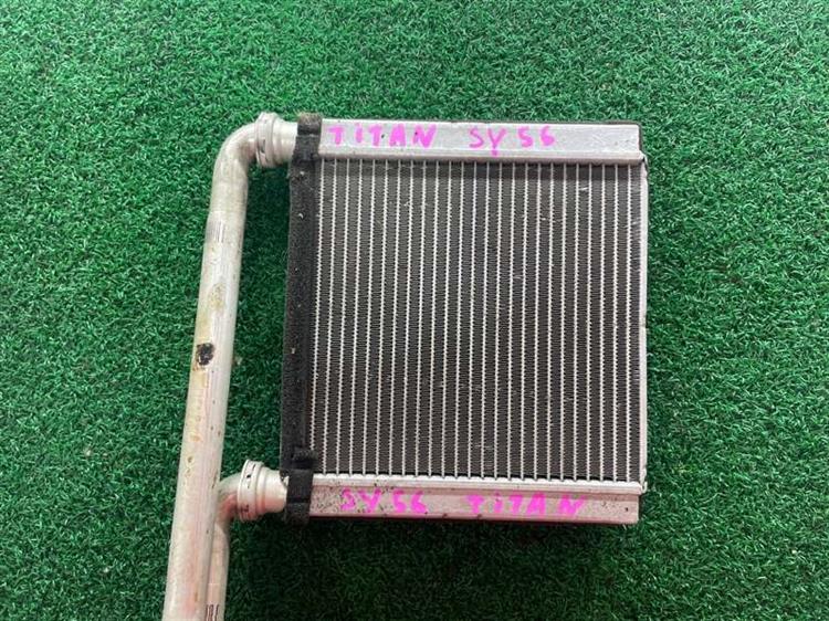 Радиатор печки Ниссан Титан в Магадане 928741