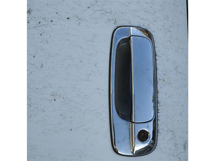 Дверь Тойота Краун в Магадане 94144